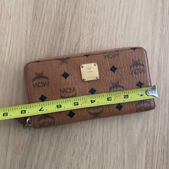 MCM Cognac Zipper Long wallet - Picture 8 of 14